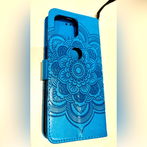 Phone Case/Wallet - Picture 2 of 7